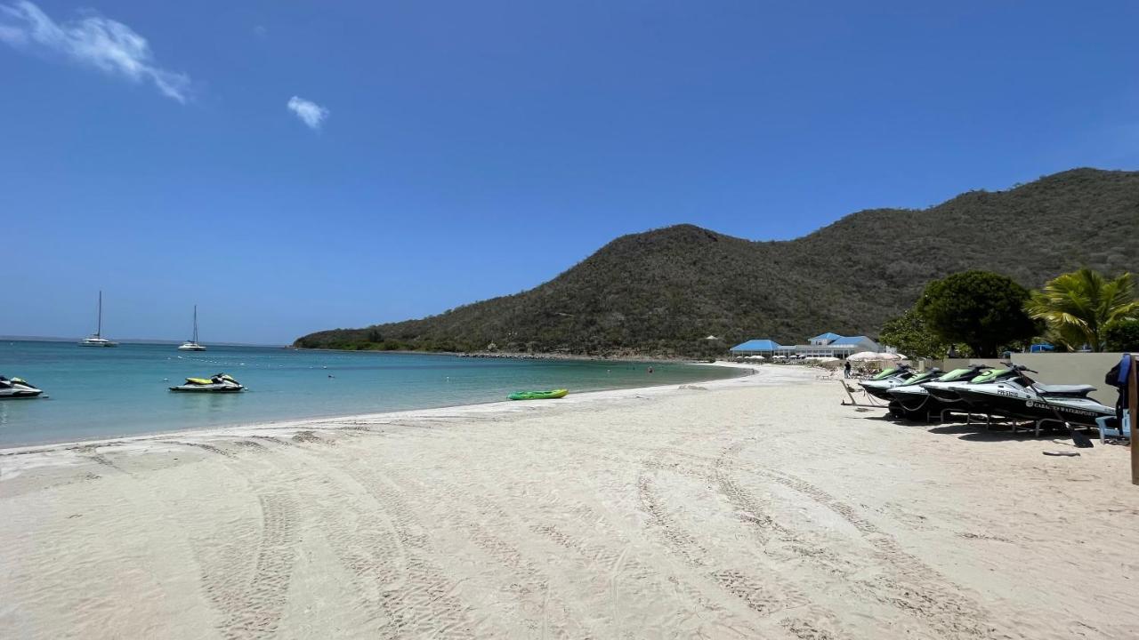 Island Escape, Marina Paradise & Beach Adventures Cul de Sac Bagian luar foto