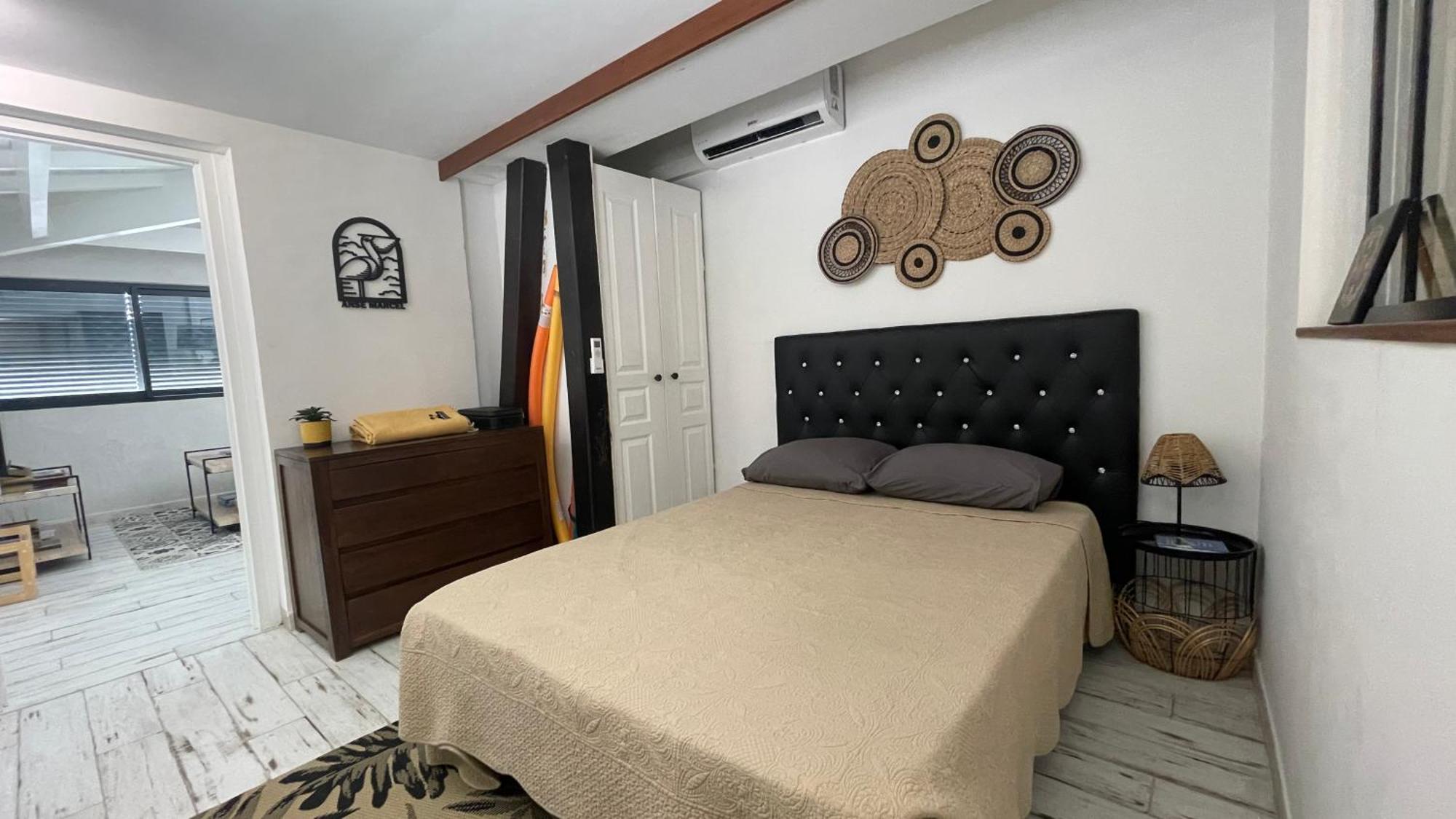Island Escape, Marina Paradise & Beach Adventures Cul de Sac Bagian luar foto
