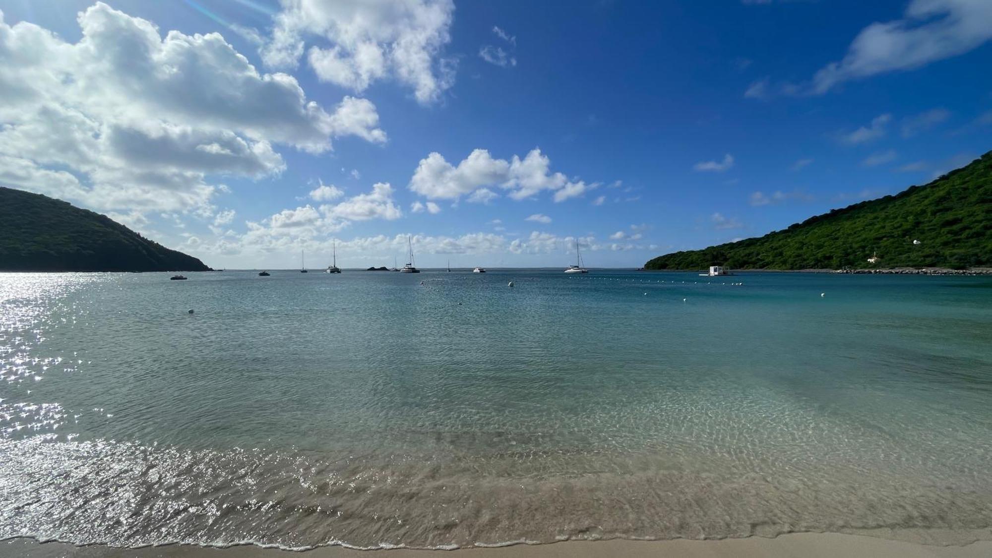 Island Escape, Marina Paradise & Beach Adventures Cul de Sac Bagian luar foto