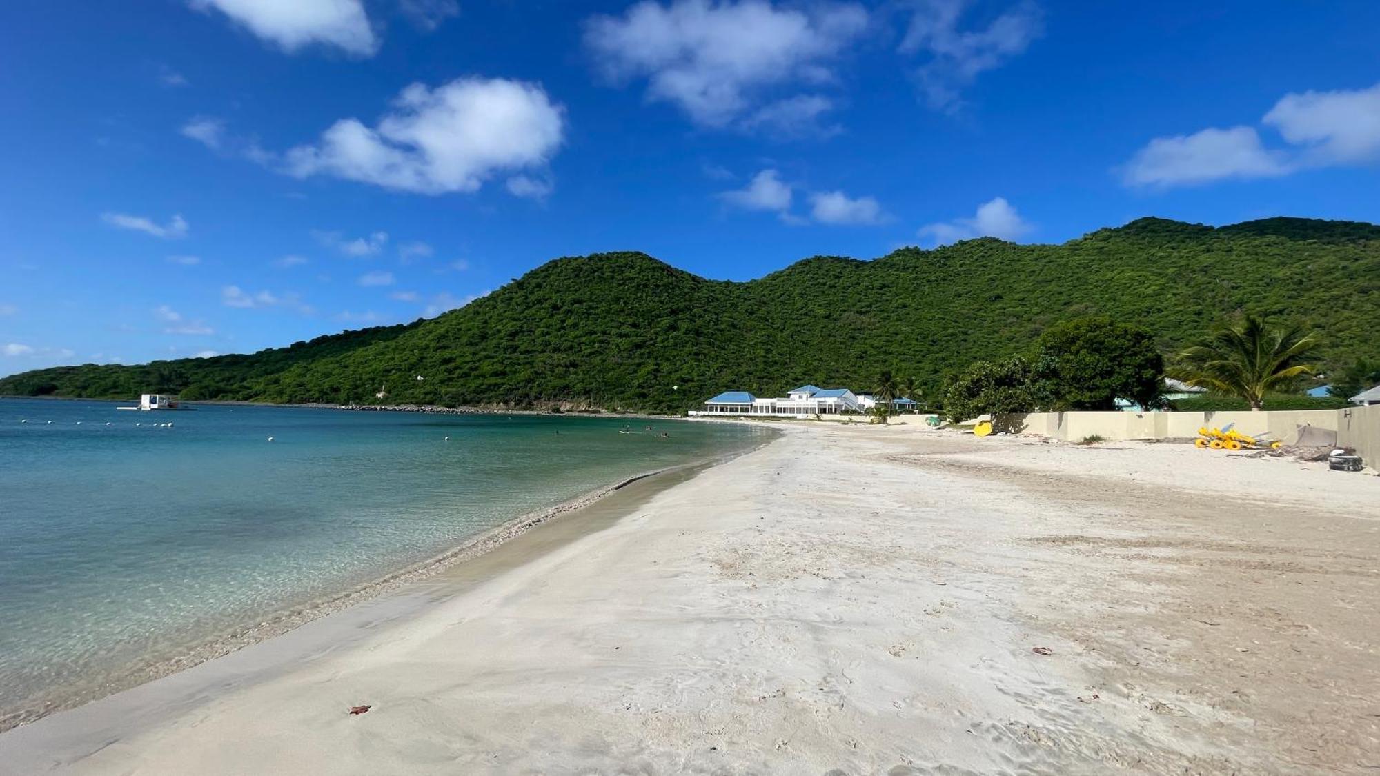 Island Escape, Marina Paradise & Beach Adventures Cul de Sac Bagian luar foto