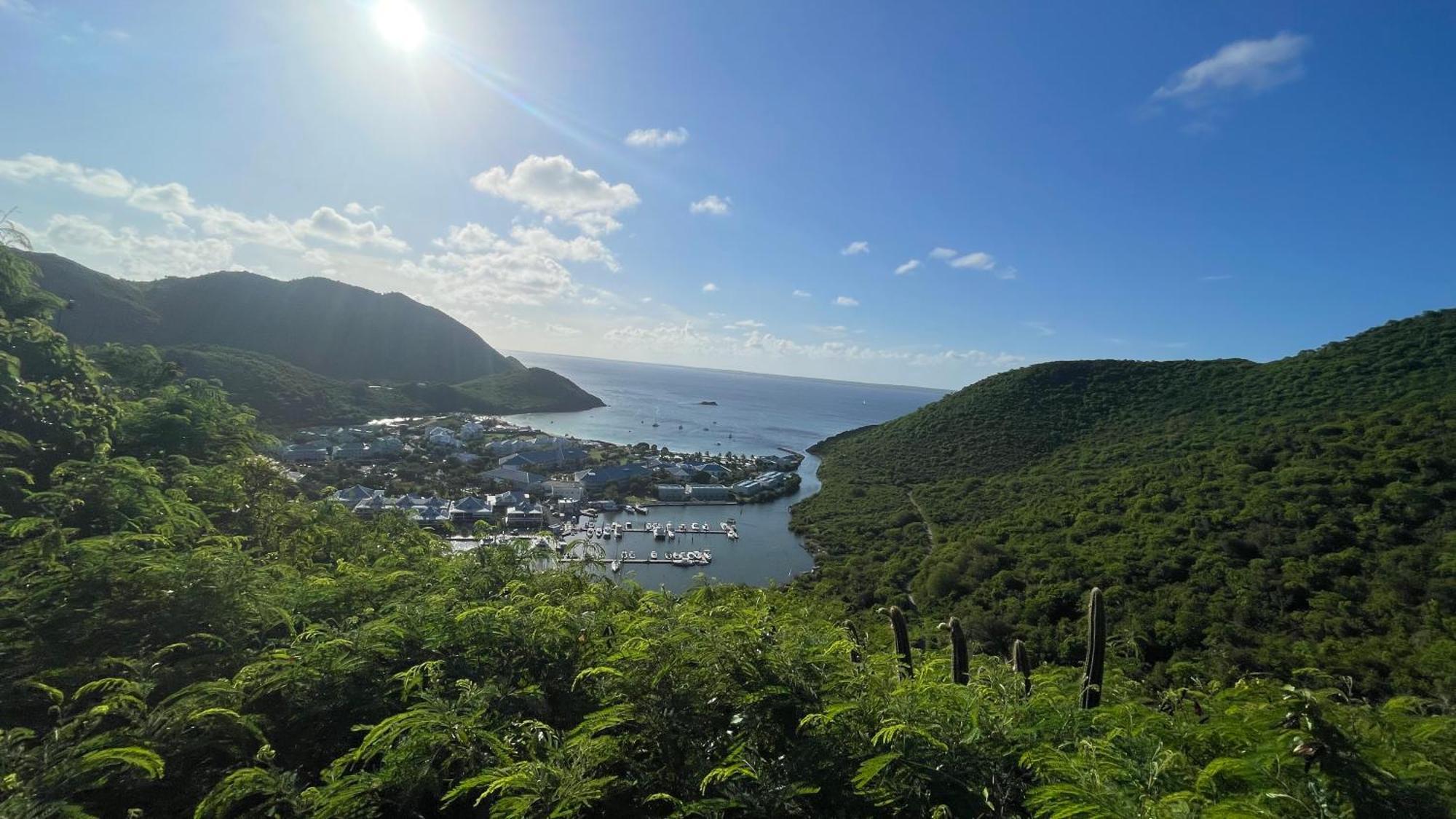 Island Escape, Marina Paradise & Beach Adventures Cul de Sac Bagian luar foto
